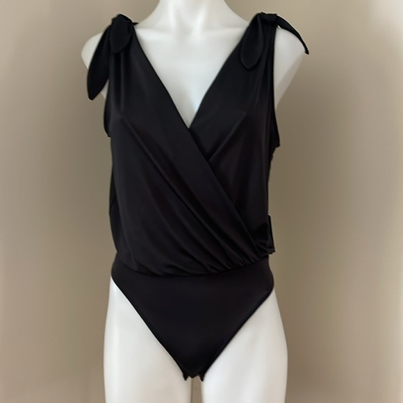 (NWT) Express Women’s Black Bodysuit, Small - Picture 11 of 15